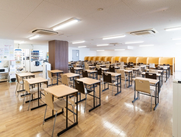 休憩室完備・喫煙室完備